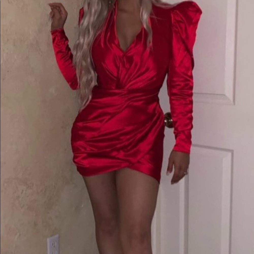 Red House of CB dress with puffy sleeves